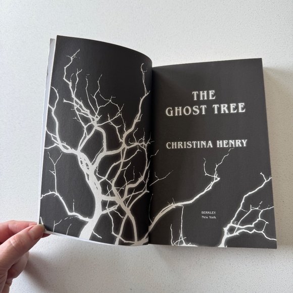 The Ghost Tree by Christina Henry Paperback Horror Young Adult Thriller Fiction - Picture 4 of 8